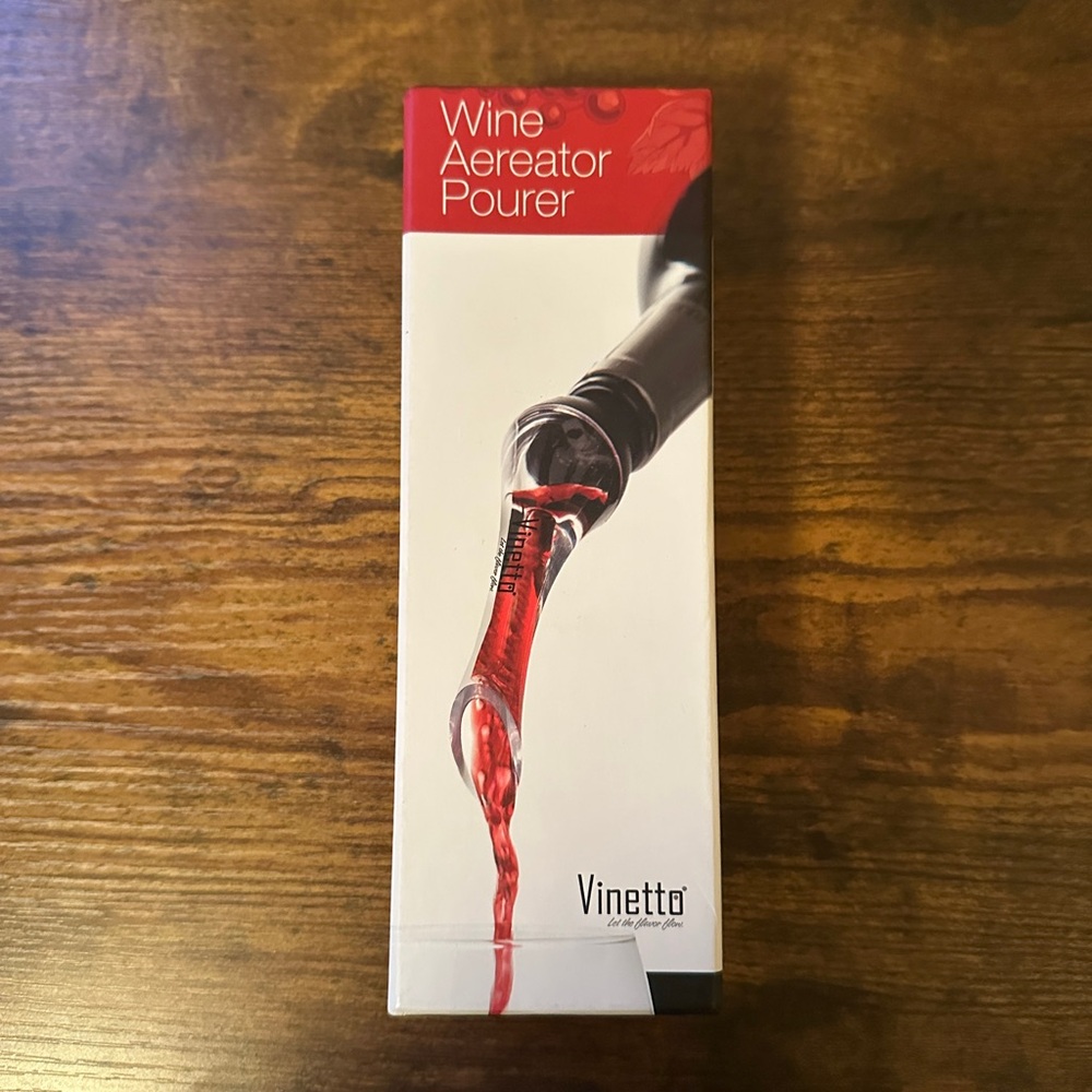 NIB Vinetto Wine Aerator Pourer